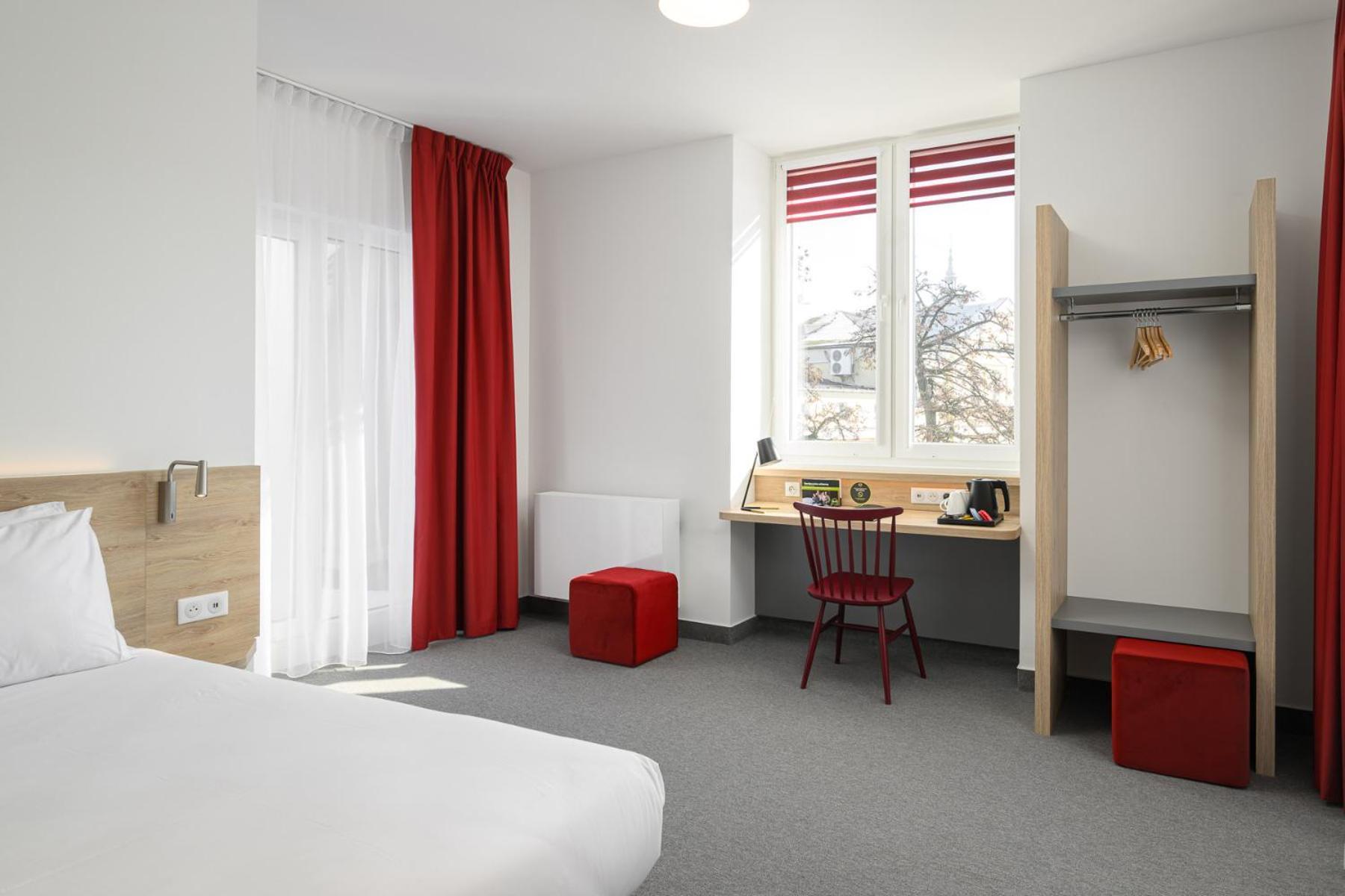B&B Hotel Kalisz Centrum Exteriör bild